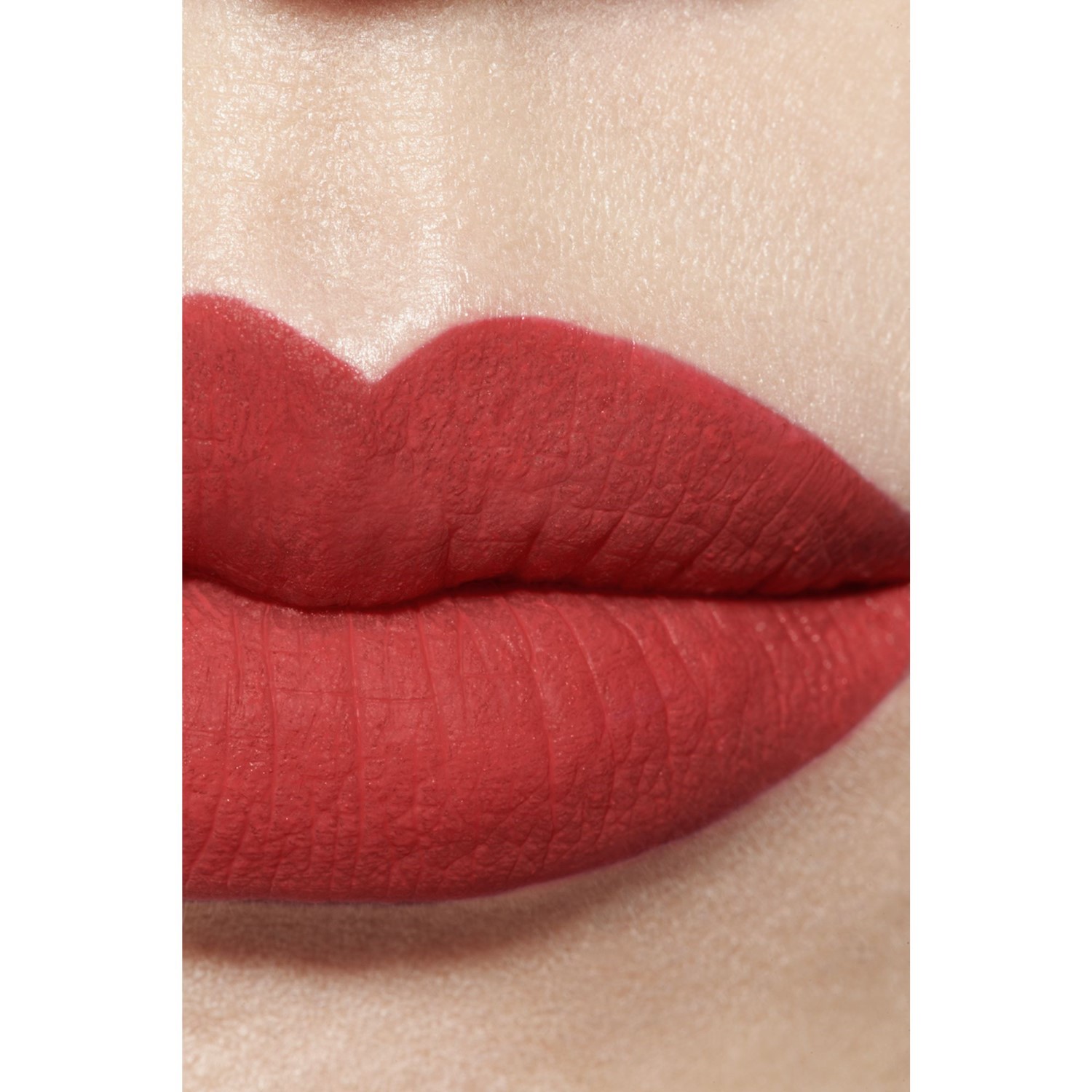 LA BARRA DE LABIOS LÍQUIDA MATE INTENSA DE LARGA DURACIÓN